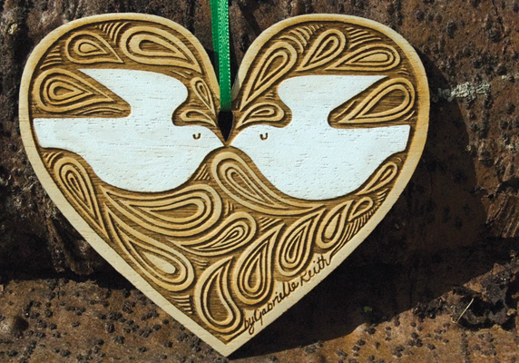 H4 : Doves (hand painted)