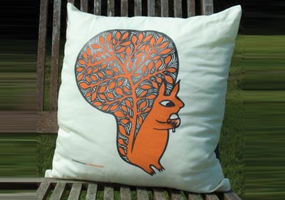 T4 : Red Squirrel Cushion